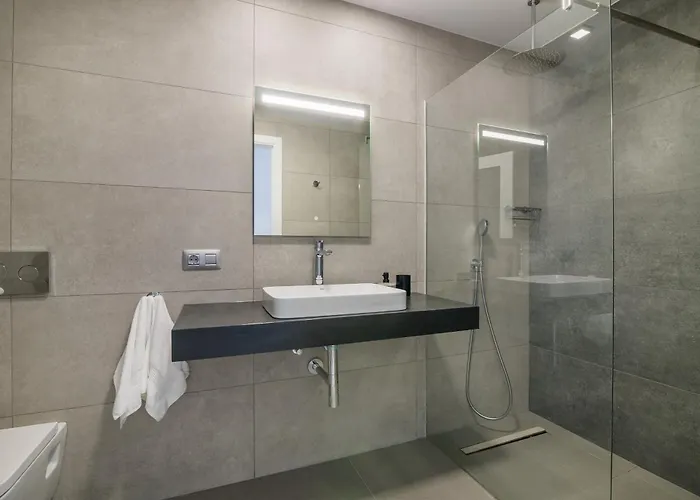 Presidential 350m2 Bellavista On One Level,private Spa&heated Pool אדחה