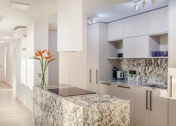 Presidential 350m2 Bellavista On One Level,private Spa&heated Pool דירה אדחה